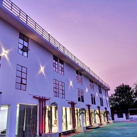 Oyo Townhouse 779 Gods County Hotel Tarapith Ngoại thất bức ảnh