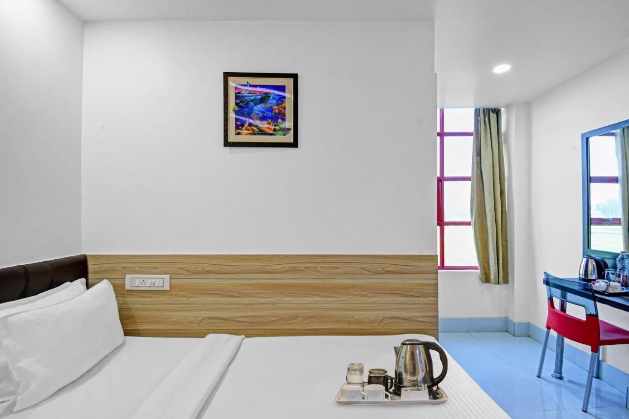 Oyo Townhouse 779 Gods County Hotel Tarapith Ngoại thất bức ảnh