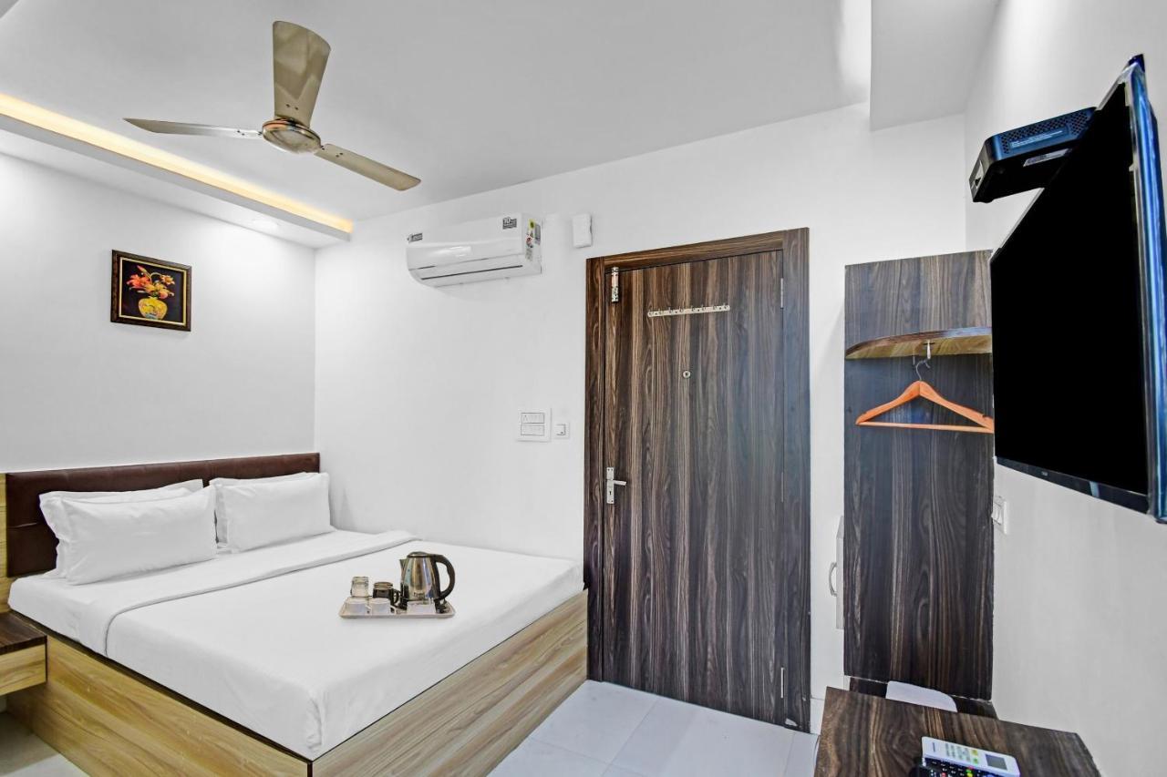 Oyo Townhouse 779 Gods County Hotel Tarapith Ngoại thất bức ảnh