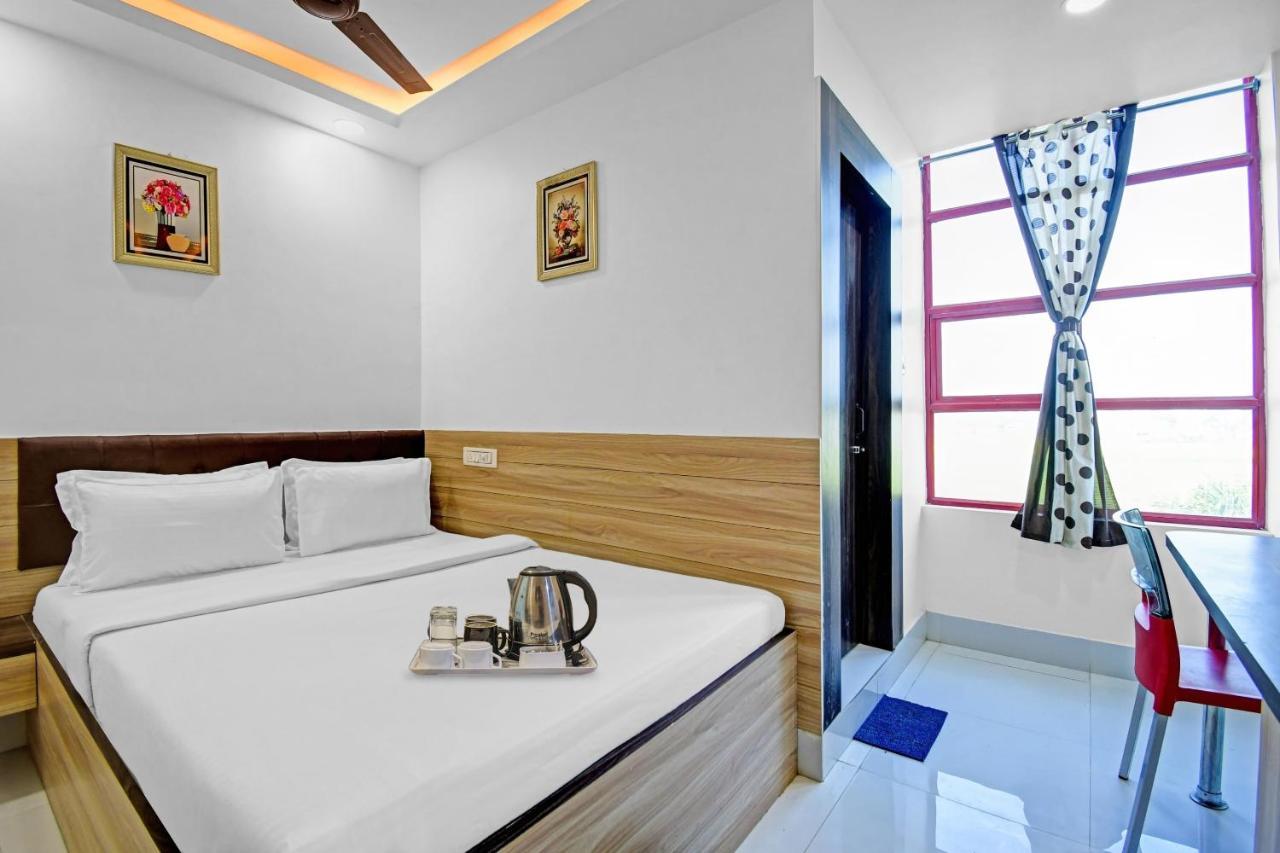 Oyo Townhouse 779 Gods County Hotel Tarapith Ngoại thất bức ảnh