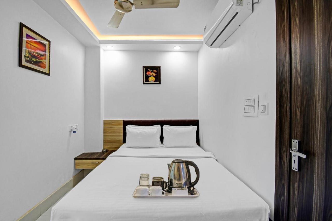 Oyo Townhouse 779 Gods County Hotel Tarapith Ngoại thất bức ảnh