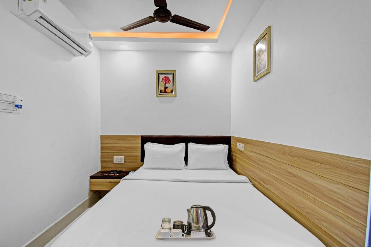 Oyo Townhouse 779 Gods County Hotel Tarapith Ngoại thất bức ảnh
