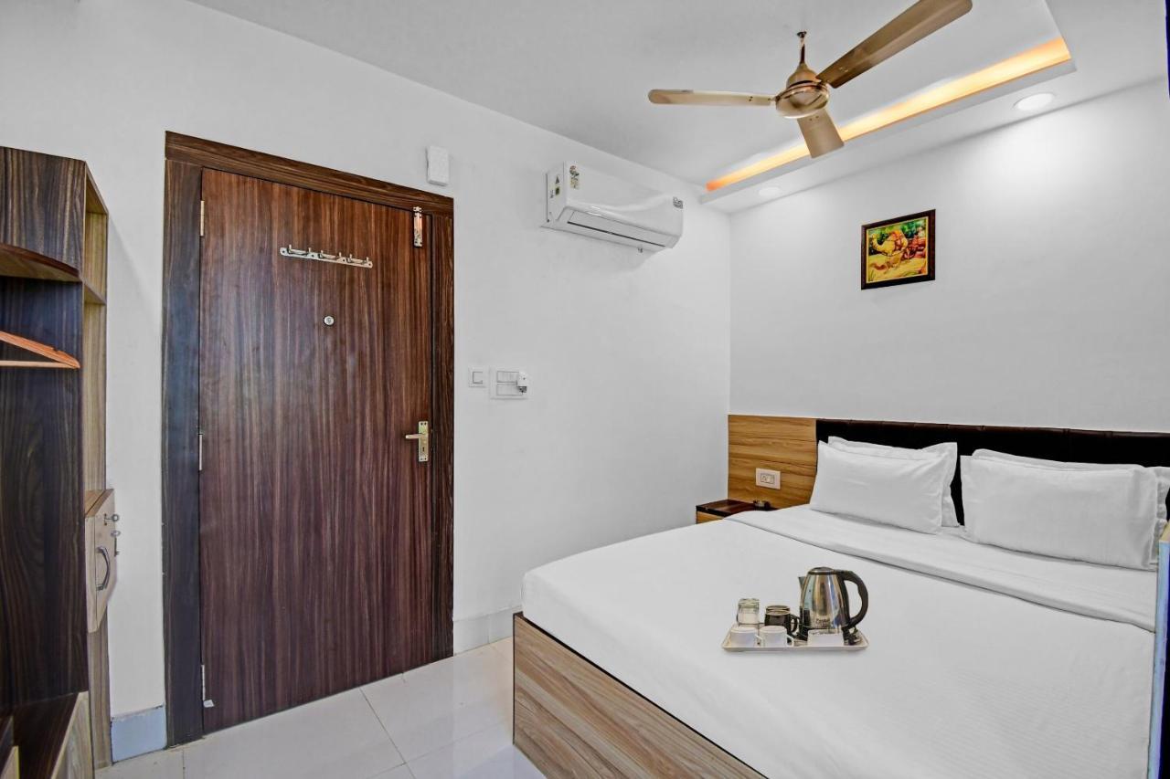 Oyo Townhouse 779 Gods County Hotel Tarapith Ngoại thất bức ảnh
