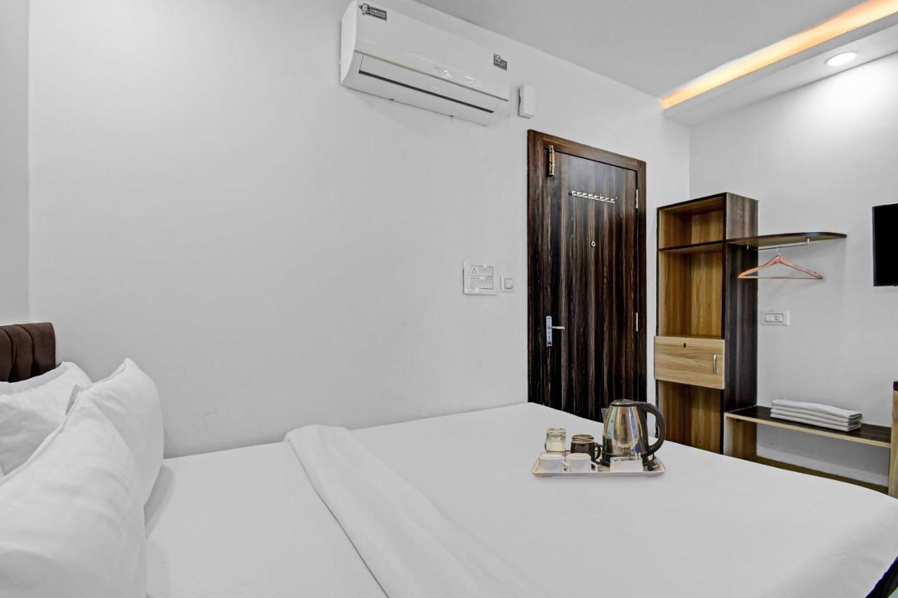 Oyo Townhouse 779 Gods County Hotel Tarapith Ngoại thất bức ảnh