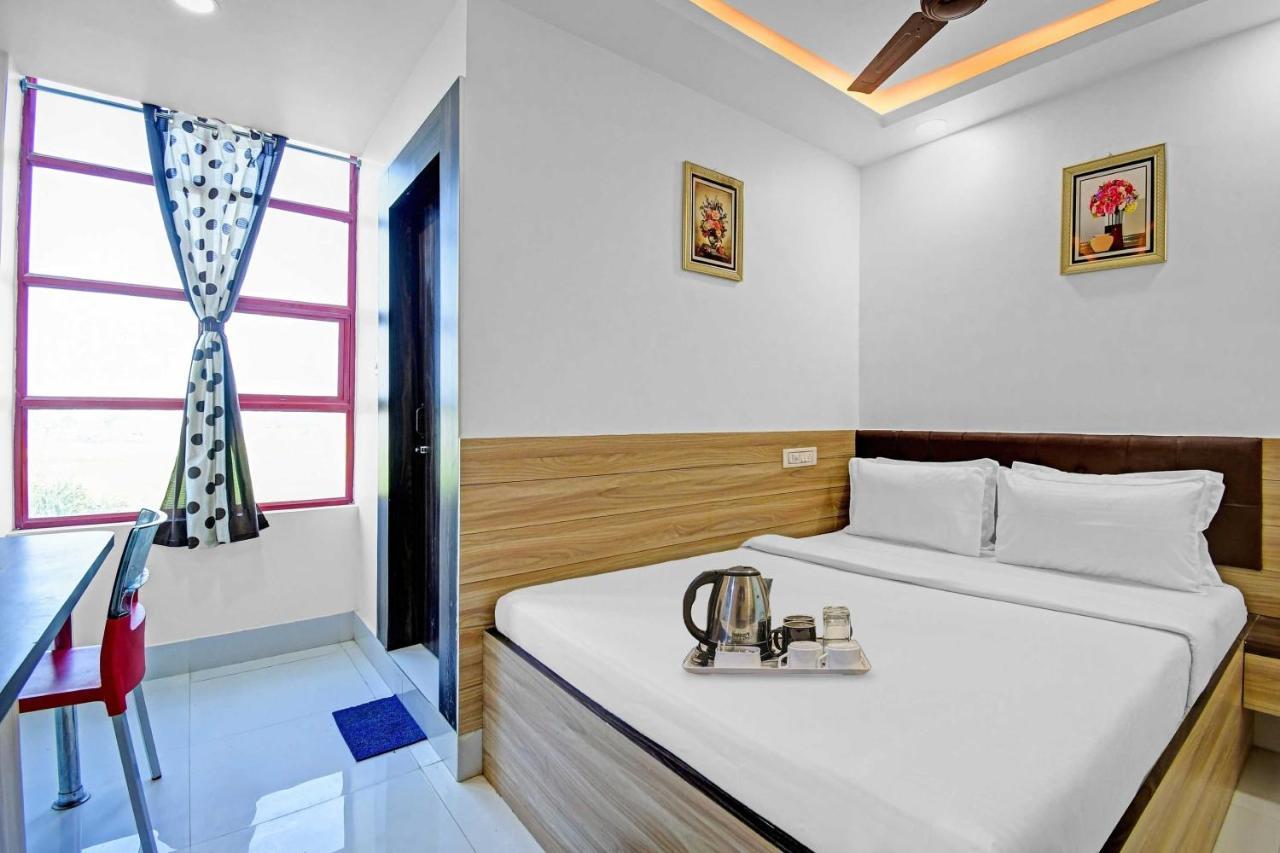 Oyo Townhouse 779 Gods County Hotel Tarapith Ngoại thất bức ảnh