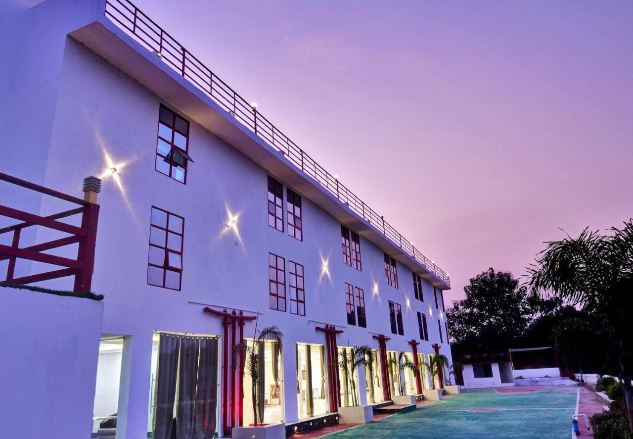 Oyo Townhouse 779 Gods County Hotel Tarapith Ngoại thất bức ảnh